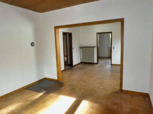 Wohn-/Esszimmer mit Ofenanschussmöglichkeit - 