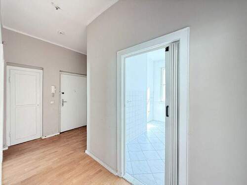 Diele - Etagenwohnung mit 72,00 m&sup2; in Berlin zum Kaufen