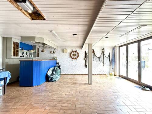 Garage - 