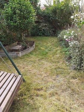 Garten hinterm Haus nach recht - 