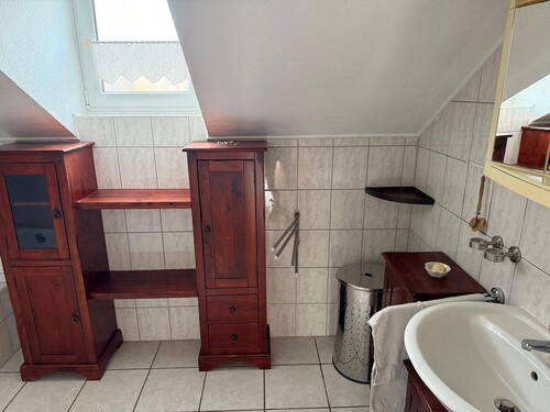 OG Tageslicht-Bad, rechte Seit - 