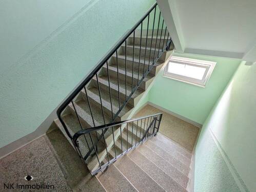 Treppenhaus - 3 Zimmer Etagenwohnung in Chemnitz