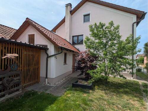 Heizung-Holzschuppen - 1 Zimmer Mehrfamilienhaus, Wohnhaus in Holzheim am Forst