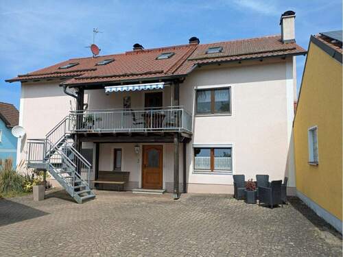 Hofansicht - Mehrfamilienhaus, Wohnhaus mit 270,00 m² in Holzheim am Forst zum Kaufen