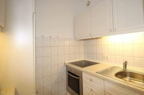 Die Küche mit modernen Elektrogeräten - 