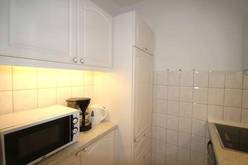 Die Küche mit modernen Elektrogeräten - 