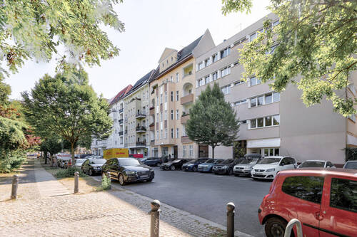113 West Best Place Immobilien Fassade - Garage, Stellplatz zum Kaufen in Berlin