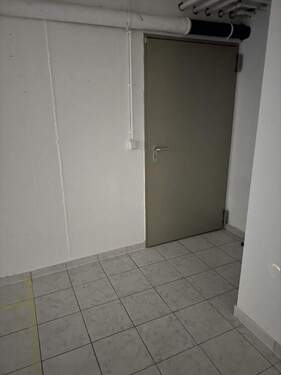 KG Ausgangstüre in den Flur - 