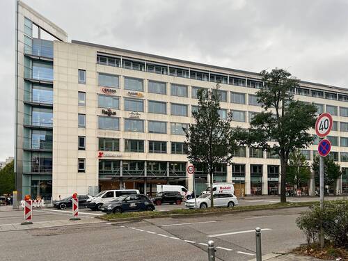 Regus_Stuttgart City Plaza_Germany_Centre 3589_Bui - Büro in Stuttgart