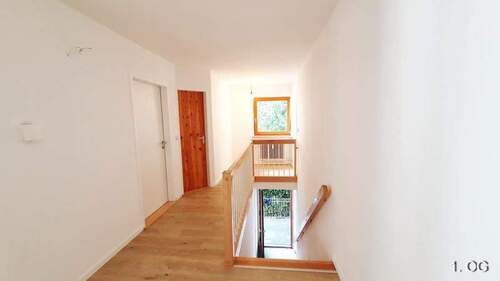 Treppenhaus/Eingang - 