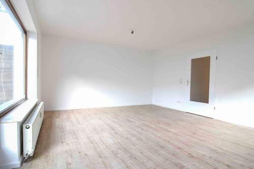 Wohnzimmer - 2 Zimmer Etagenwohnung in Marburg