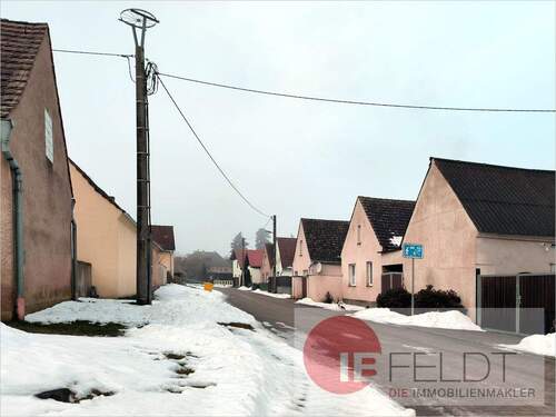 Das Haus liegt in einer verkehrsberuhigten Straße - 3 Zimmer Einfamilienhaus in Heideblick / Waltersdorf