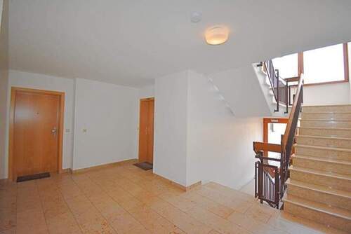 Treppenhaus + Wohnungseingang - Etagenwohnung mit 88,00 m&sup2; in Radolfzell am Bodensee zum Kaufen