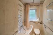 Badezimmer - Einfamilienhaus in Berlin zum Kaufen
