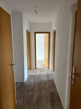 Eingangsbereich/Flur - 3 Zimmer Etagenwohnung zur Miete in Wilkau-Haßlau
