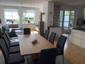 Wohnen/Essen/Küche - Luxuriöse Wohnung in ruhiger, parkähnlicher und zentraler Lage (ideal für Pendler)