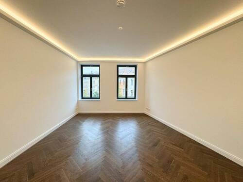 Wohnzimmer - Schickes Nest! * Erstbezug * Dunkles Parkett * Balkon * Fußbodenheizung * Wanne & Dusche * LED-Licht