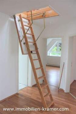 Bodentreppe zum Spitzboden - 