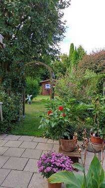 Garten im Sommer - 