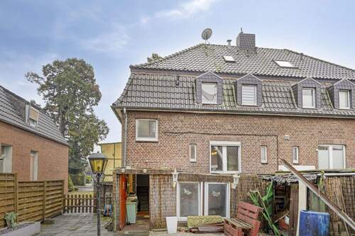 Rückansicht auf die Immobilie - 