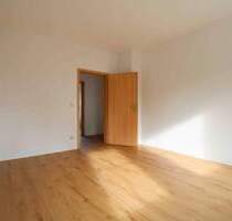 *Bezugsfrei!* Renovierte 3-Zimmer Wohnung mit Stellplatz - Döbeln