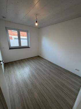 Kinderzimmer/Büro - 