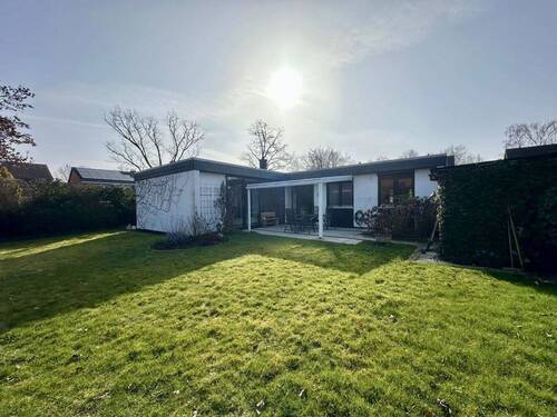 Garten und Blick auf das Haus - Eine seltene Gelegenheit - 479.000,00&nbsp;EUR Kaufpreis, ca.&nbsp; 128,00&nbsp;m&sup2;&nbsp;Wohnfl&auml;che