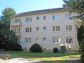 Rückansicht Wohngebäude mit Außenanlage - 3 Zimmer Etagenwohnung zur Miete in Heppenheim