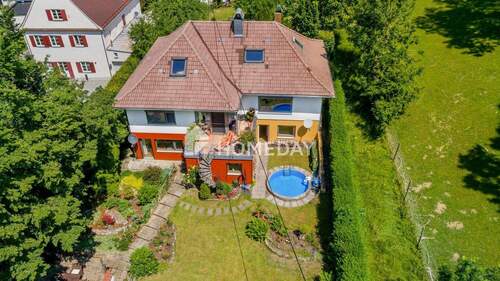 Außenansicht Drohne 4 - Großzügiges Einfamilienhaus mit Stil, Gartenidylle und durchdachter Raumaufteilung