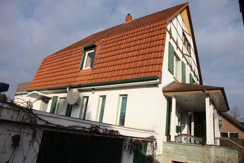 Südansicht - 7 Zimmer Einfamilienhaus zum Kaufen in Erwitte