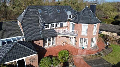 Luftaufnahme - Einfamilienhaus mit 282,00 m&sup2; in Syke zum Kaufen