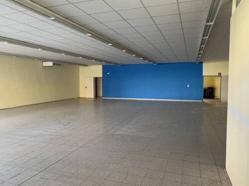 Im Markt - Gewerbeobjekt (Büro, Produktion, Verkauf) in Ichtershausen zur Miete