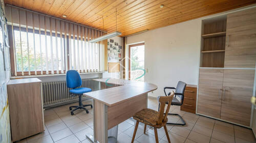 Büro Einliegerwohnung - 