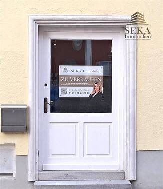 Zugang zur Gewerbeeinheit - Vielseitige und ansprechende Gewerberäume im Kern von Viechtach