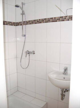 Gäste WC mit Dusche - 