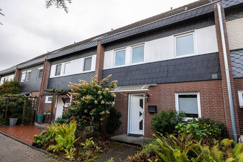 Front - 6 Zimmer Reihenmittelhaus zum Kaufen in Delmenhorst