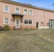 Wohnen, Arbeiten, Vermieten - Vielseitiges Gesamtobjekt mit Hallen, Büro & Wohnhaus - Malbergweich