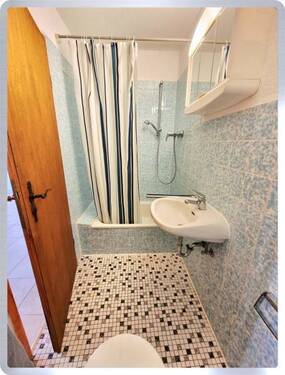 Hinterhaus EG Bad 2 - 