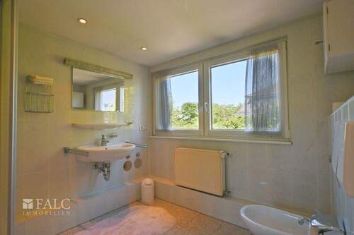 Badezimmer Dachgeschoss - 