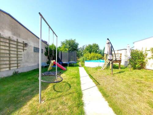 Garten mit Pool.jpg - 