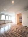 Wohnzimmer - Sonnige Wohnung mit Einbauküche im Grünen Nähe Strausberg