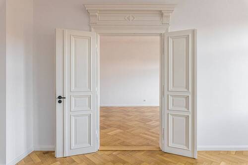 Flügeltüren - 4 Zimmer Etagenwohnung in Leipzig