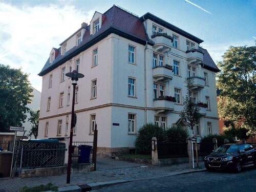 Straßenansicht Objekt - 2 Zimmer Etagenwohnung in Dresden