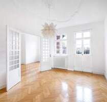 Jugendstiljuwel mit Seeblick in denkmalgeschütztem Gebäude mit ausbaufähigem Dachgeschossrohling - Berlin Weißensee