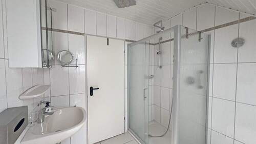 Badezimmer Dachgeschoss - 