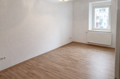 Wohnzimmer aktuell - 2 Zimmer Etagenwohnung zum Kaufen in Nürnberg
