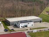Außenansicht - NEUWERTIG HIGH-END GEWERBEHALLE mit Produktion, Lager, Büro, Wohnung und nachhaltigem Energiekonzept