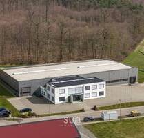 NEUWERTIG HIGH-END GEWERBEHALLE mit Produktion, Lager, Büro, Wohnung und nachhaltigem Energiekonzept - Niedernhall