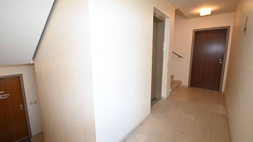 Etagenwohnung in Alleinlage - 