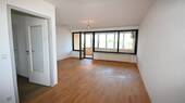 Wohn-/Essbereich mit Zugang... - Raum für die Familie! Großzügige 4-Zimmer-Wohnung mit zwei Garagen in Neumarkt, Paul-Keller-Straße